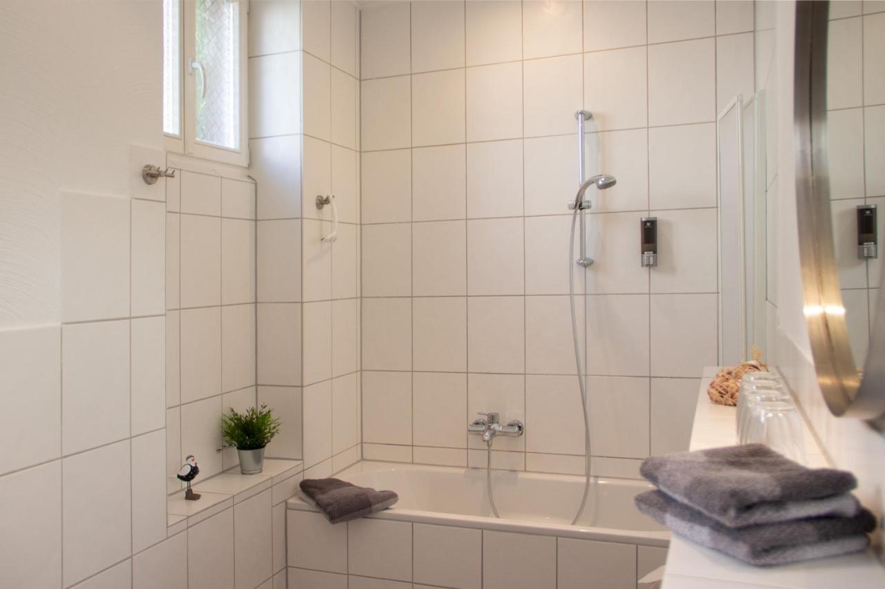 Ferienwohnung Hufelandstern bis 7 Personen - mit E-Ladesäule! Bad Wildungen Exterior foto